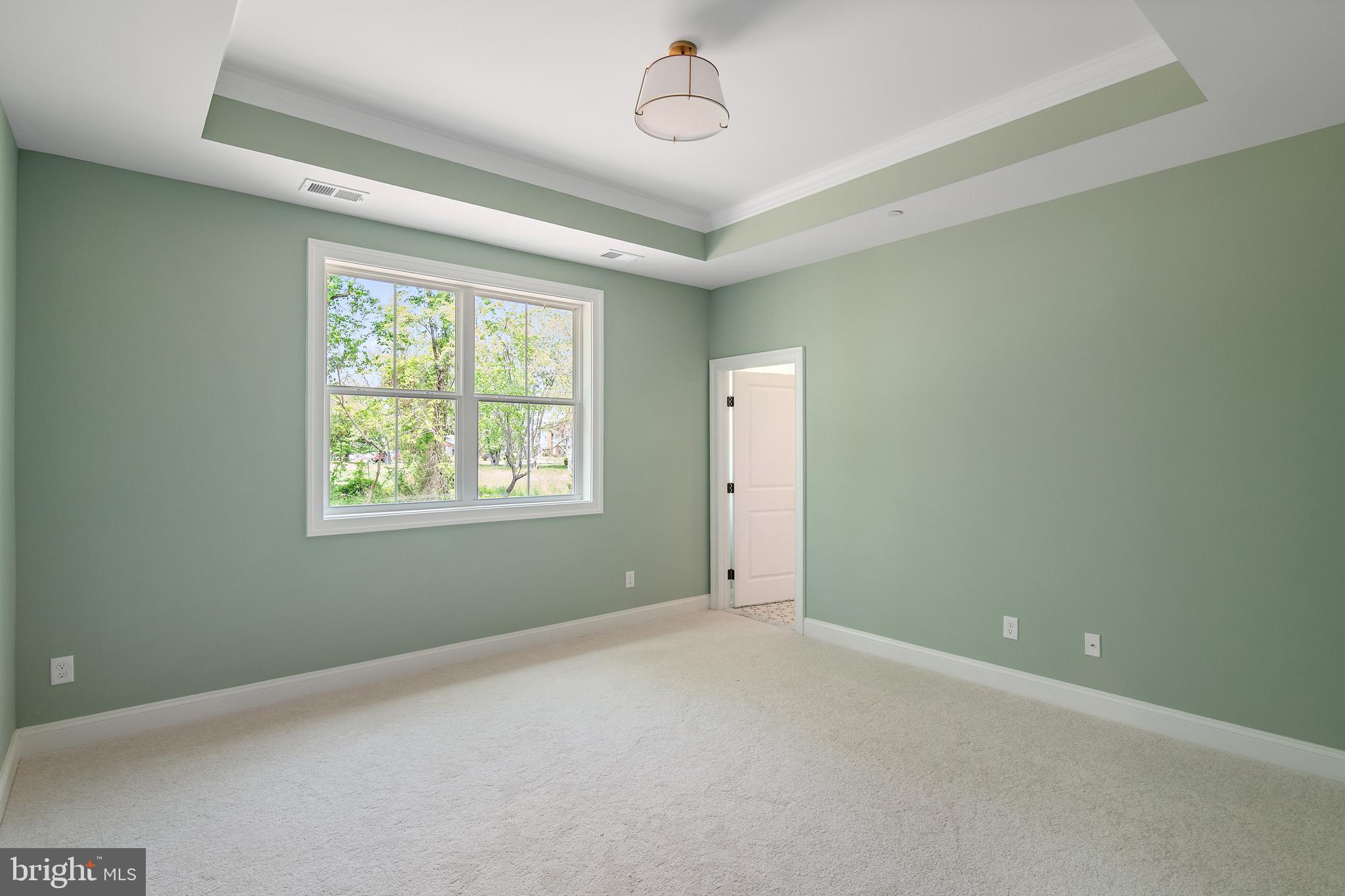 QUEEN ANNE COLONY - Residential