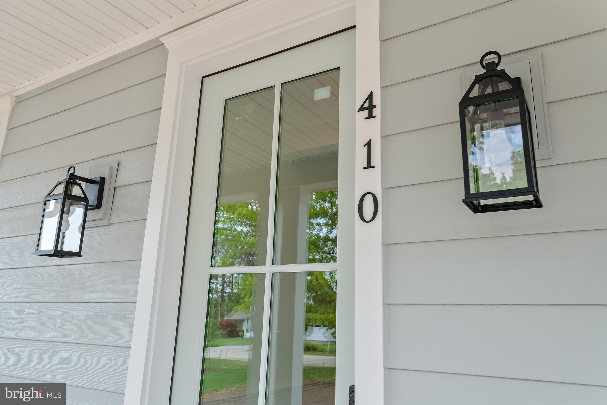 QUEEN ANNE COLONY - Residential