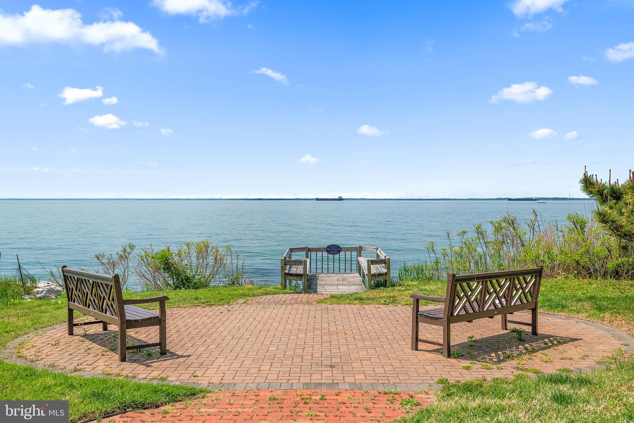 QUEEN ANNE COLONY - Residential