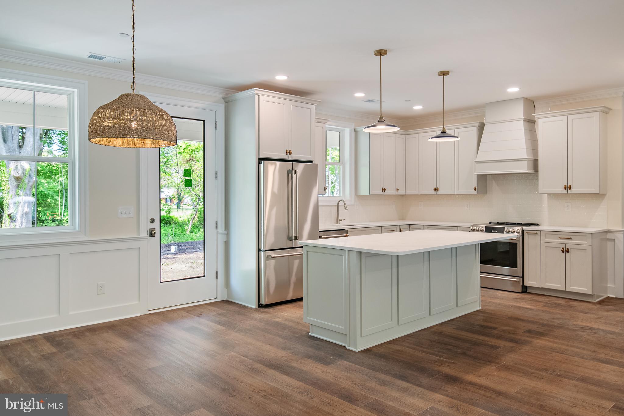 QUEEN ANNE COLONY - Residential