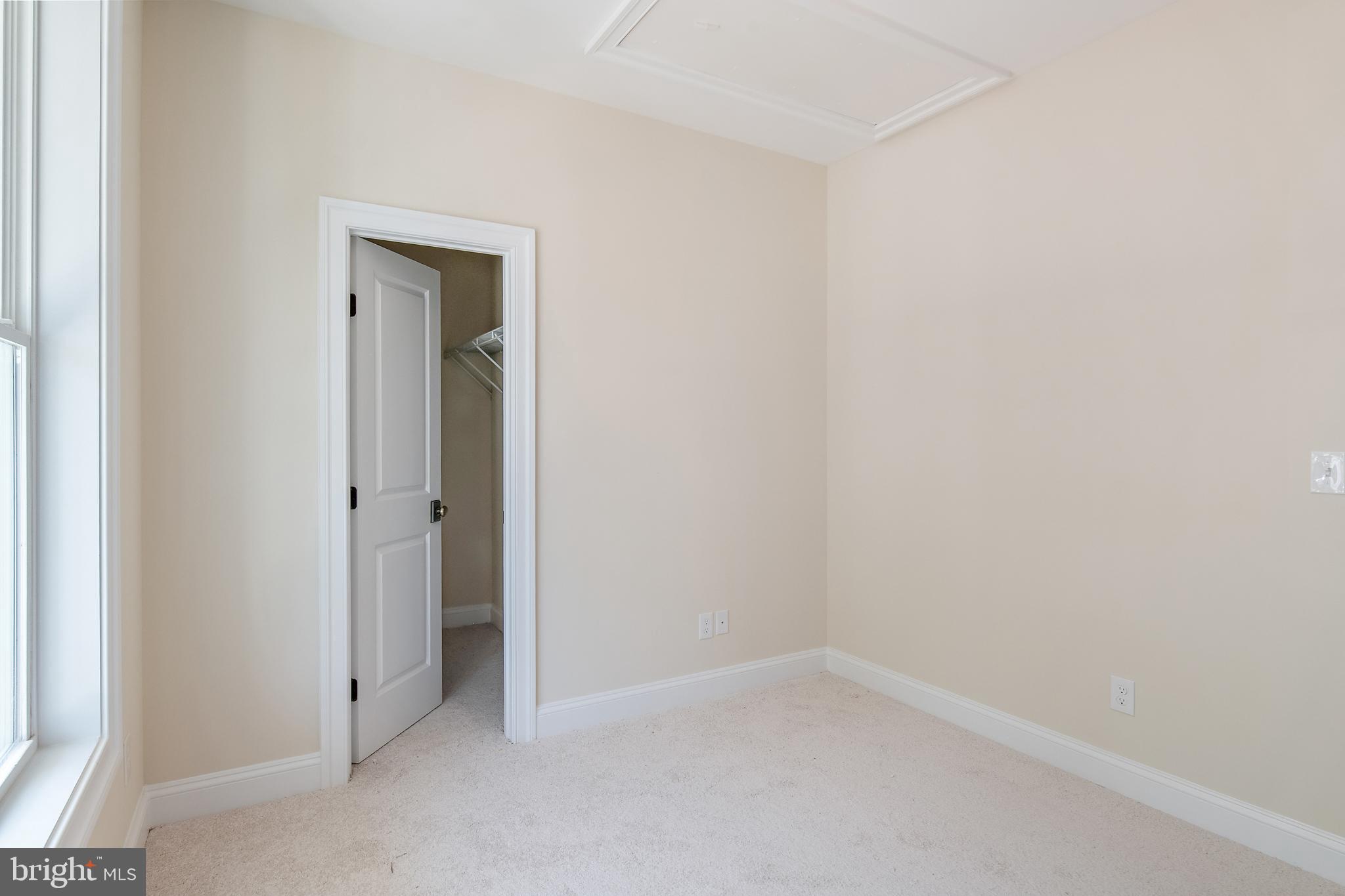 QUEEN ANNE COLONY - Residential