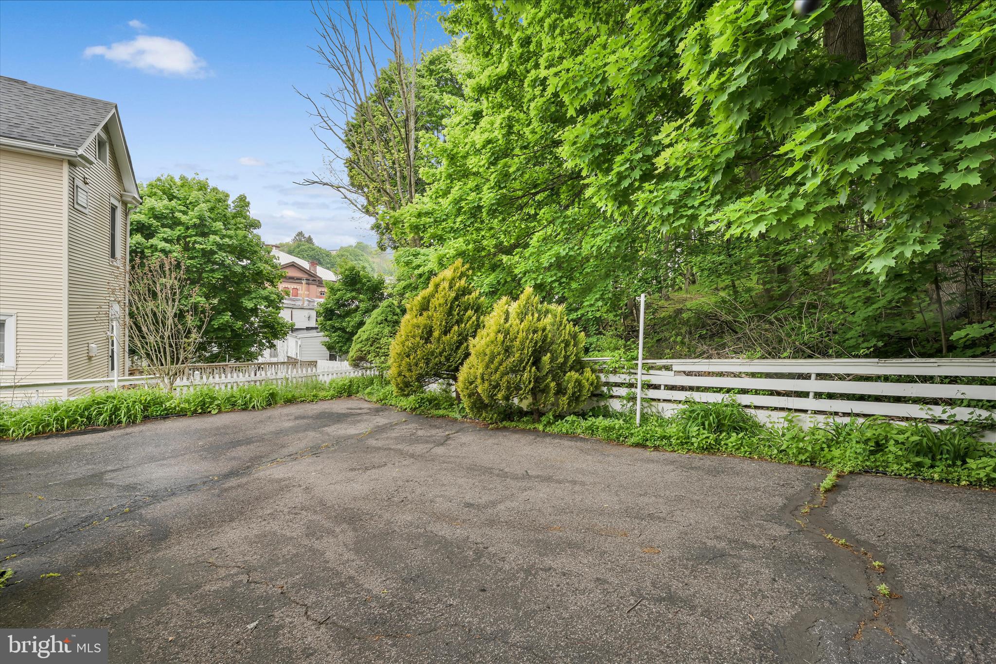 GREENWOOD HILL - Residential