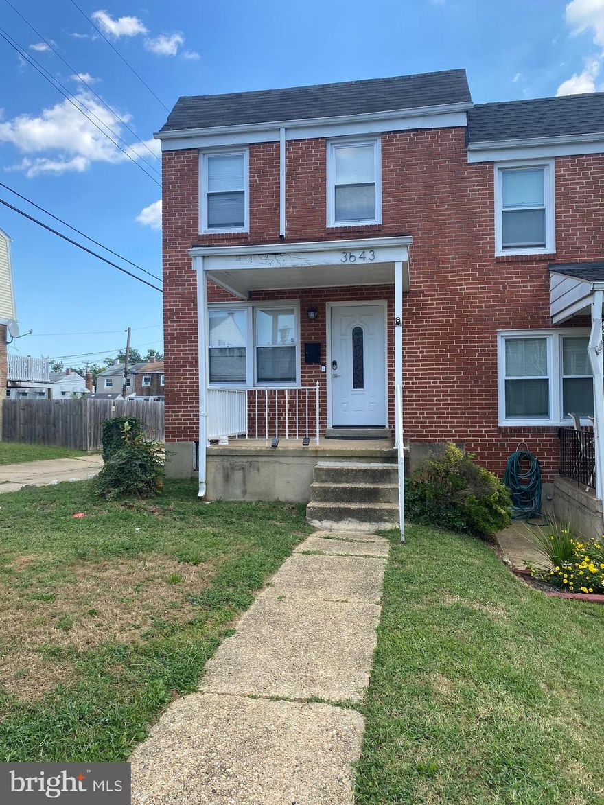 Beautiful updated and remodeled end unit townhouse.  Located in a quiet conveniently located neighborhood, this house features a new new kitchen with stainless appliances.  two full updated bathrooms, luxury vinyl flooring, laundry area, new HVAV system, finished basement and much more.
