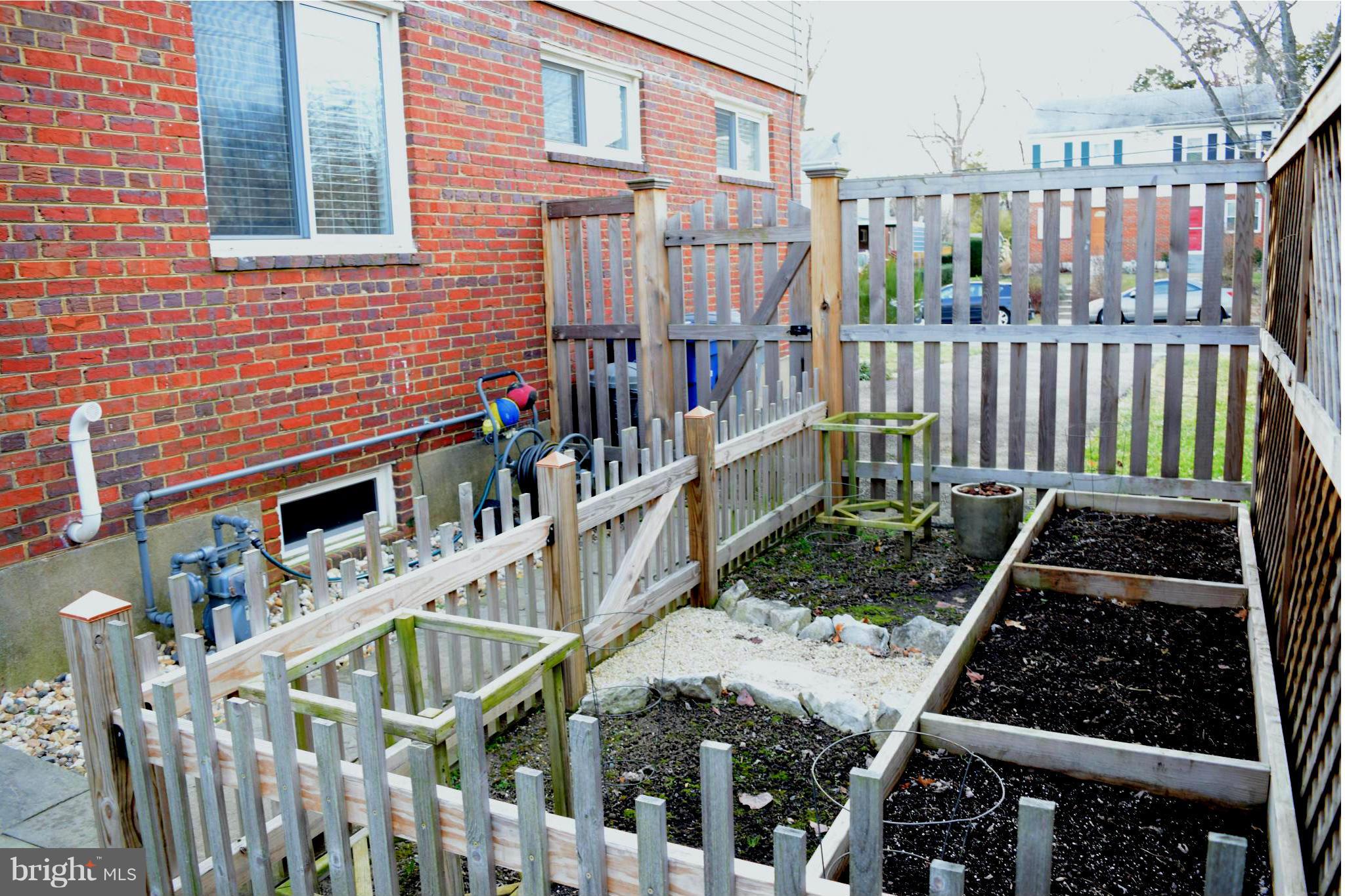 BEACON MANOR - Residential