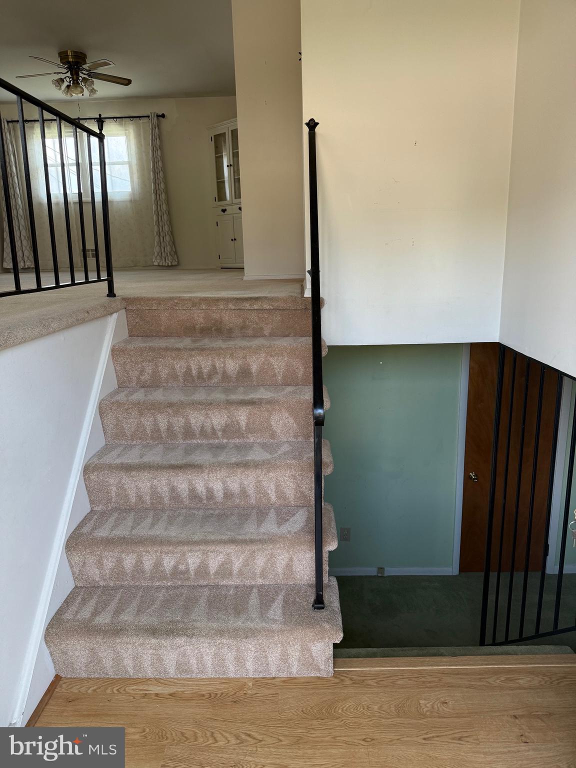 895 GORDON DRIVE