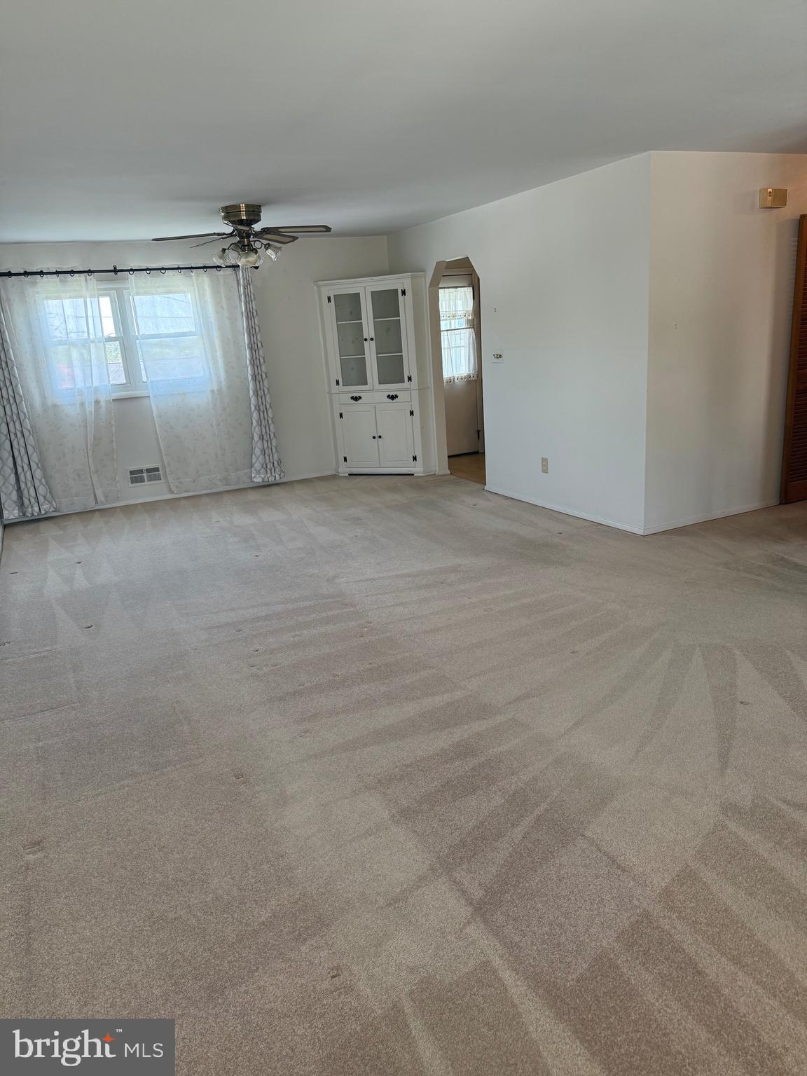 895 GORDON DRIVE