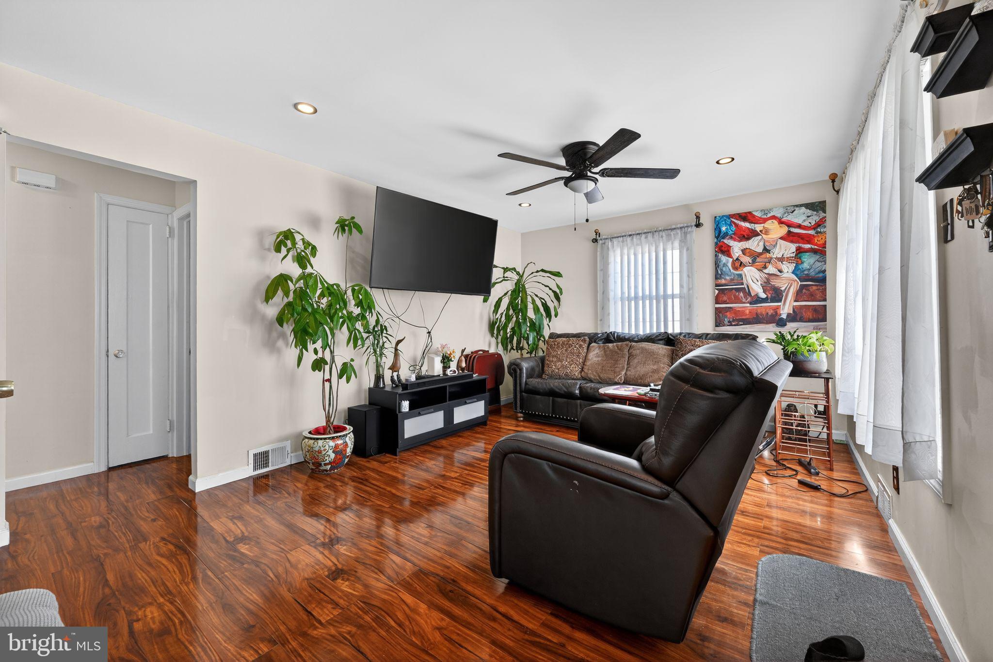 2021 S BRIGHTON AVENUE