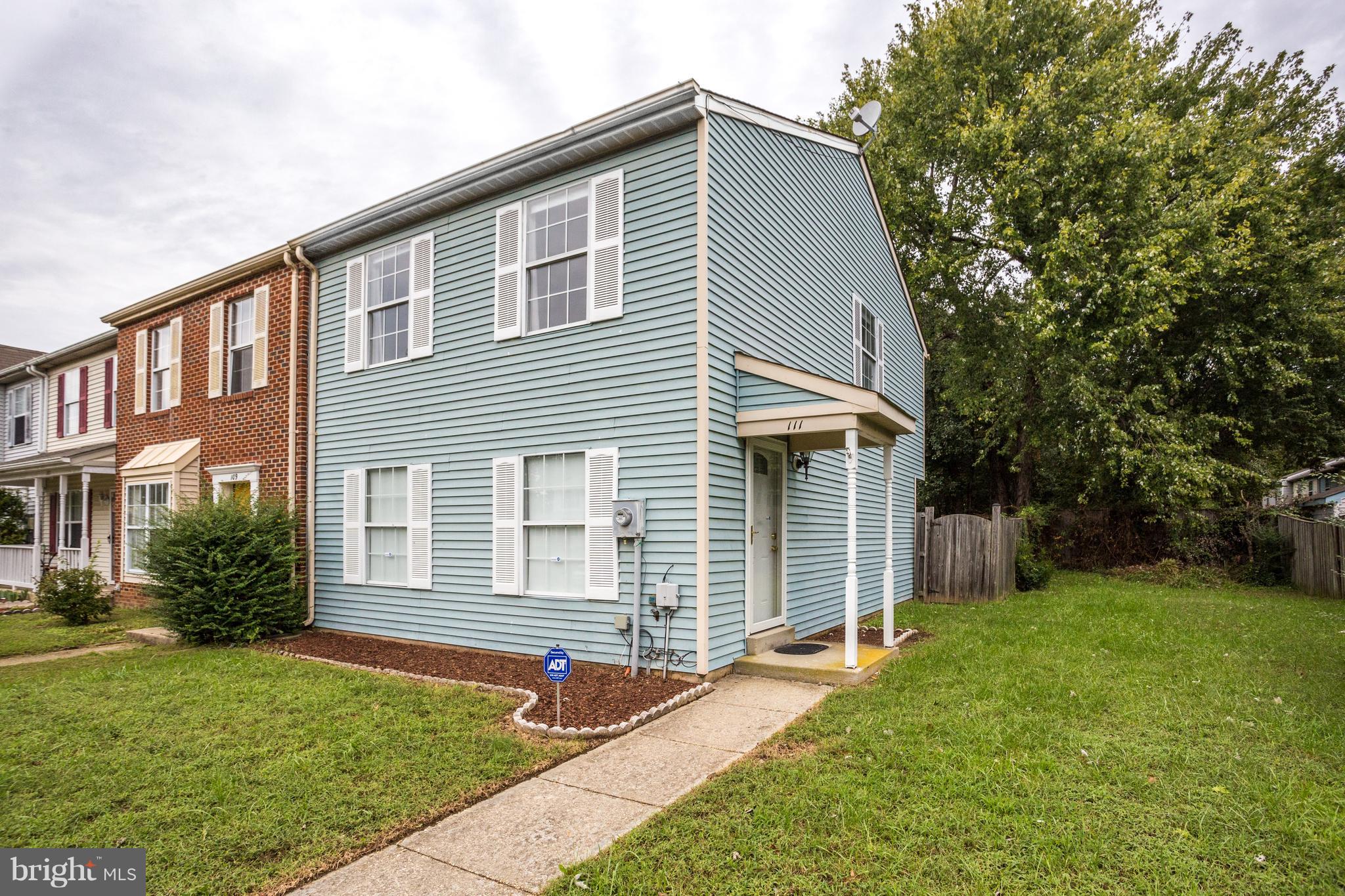 Move right into this updated end unit townhome! 3 bedrooms & 1 1/2 bathrooms. Features spacious living room, separate dining room with breakfast bar & kitchen with newer appliances. Freshly painted interior. Enjoy backyard BBQs on the deck in the large fenced backyard. Full size washer & dryer & attached shed. Restaurants, shops & more nearby. Zoned for La Plata schools. No HOA! Must see!
