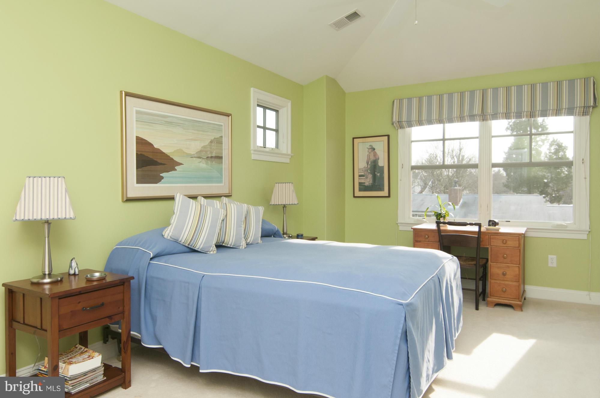 EASTPORT - Residential