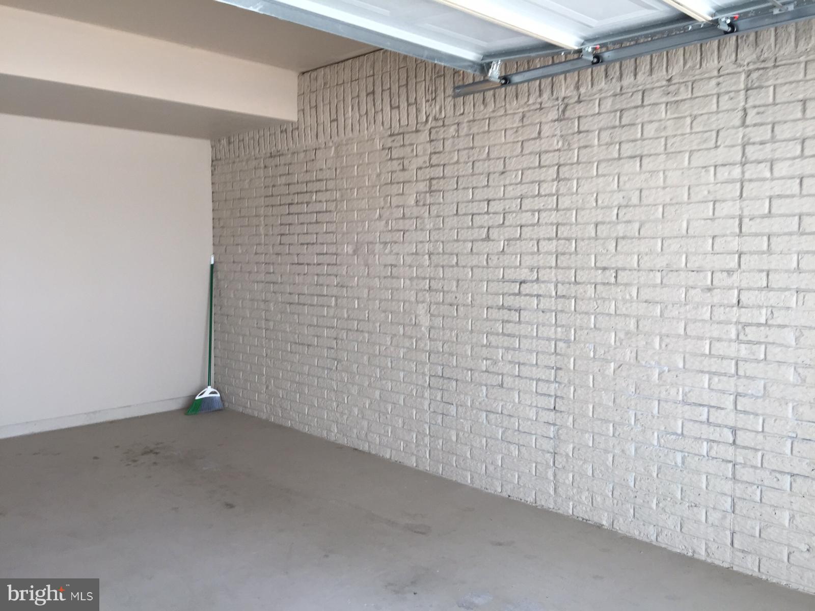 POTOMAC CLUB - Residential Lease