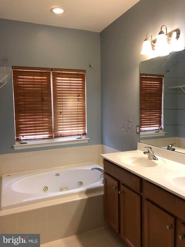 POTOMAC CLUB - Residential Lease