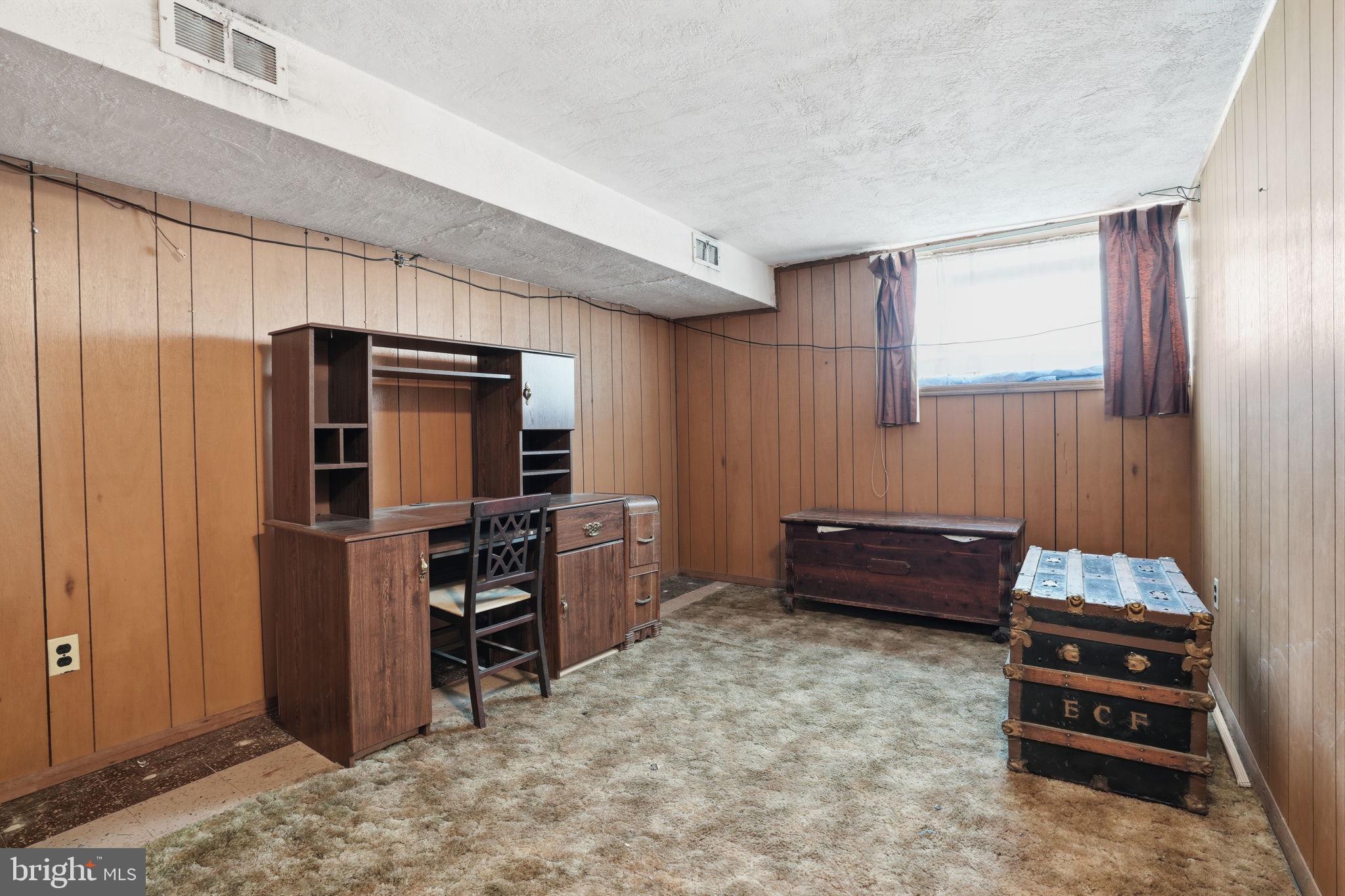 SOMERTON - Residential