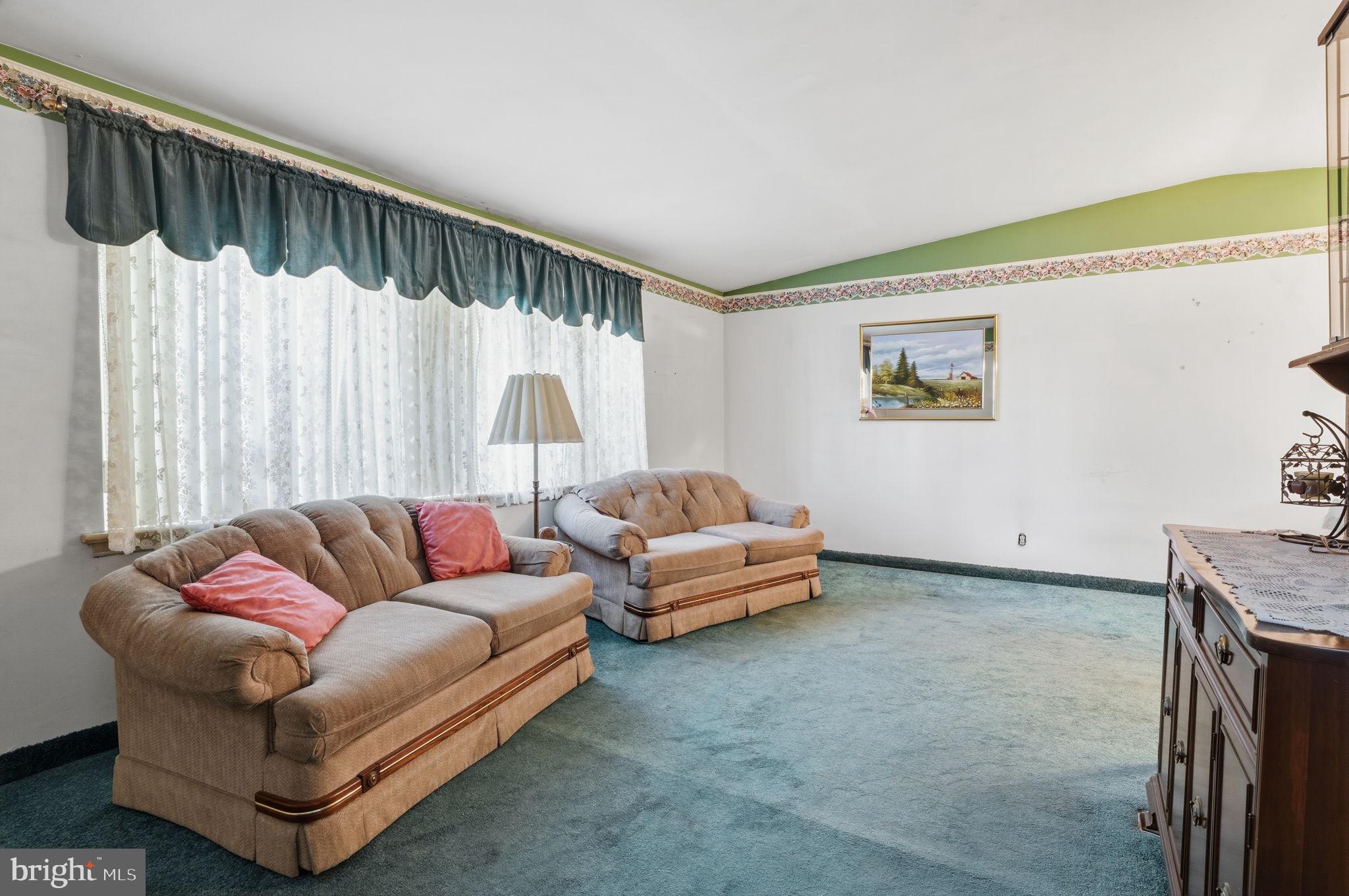 SOMERTON - Residential