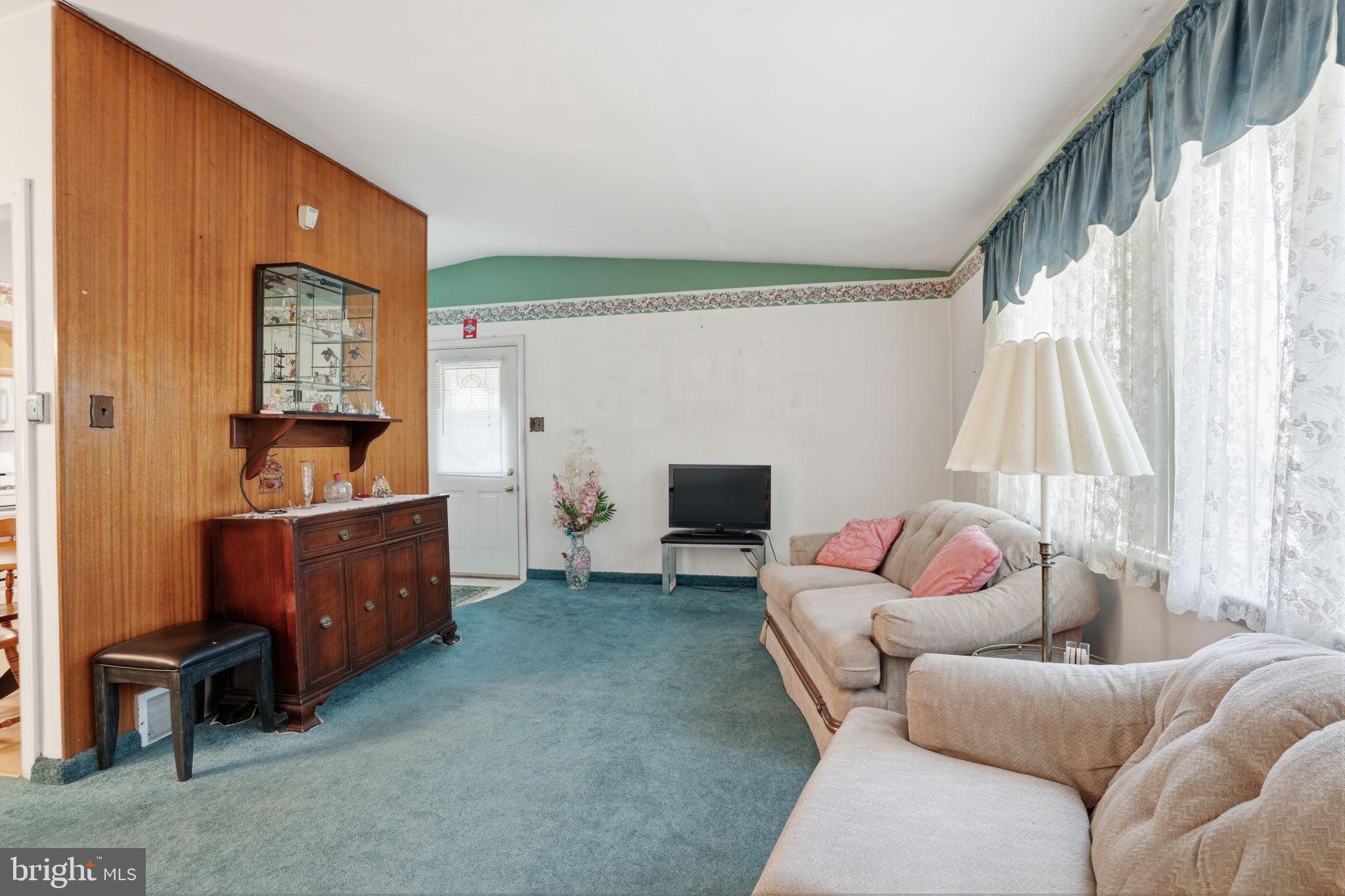 SOMERTON - Residential