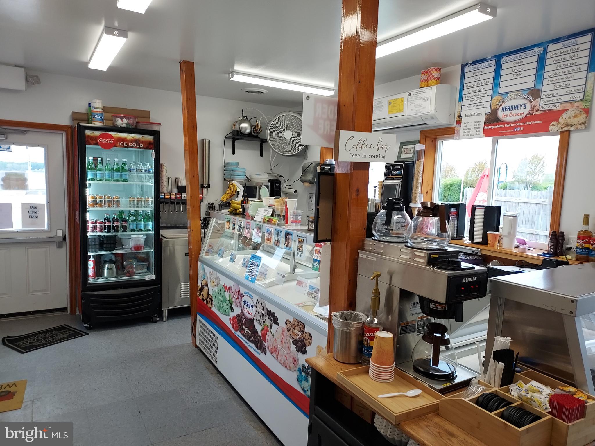 SOLOMONS ISLAND - Commercial Sale