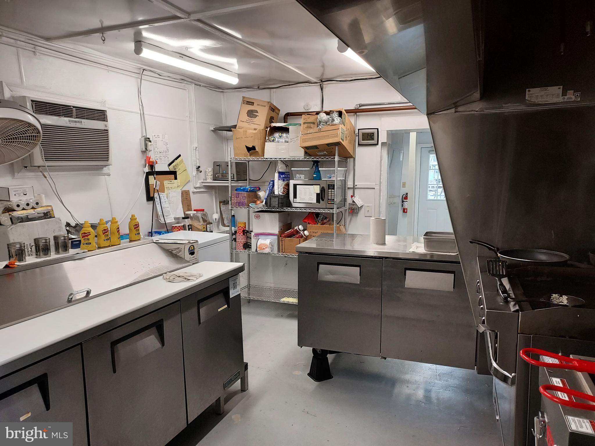 SOLOMONS ISLAND - Commercial Sale