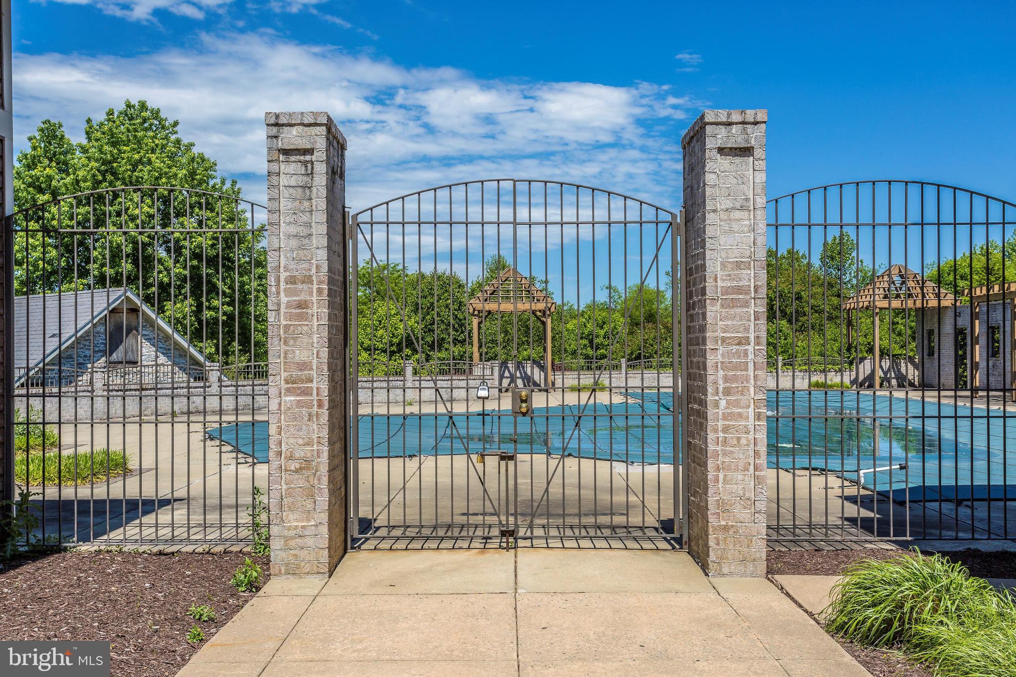 TUSCARORA KNOLLS - Residential