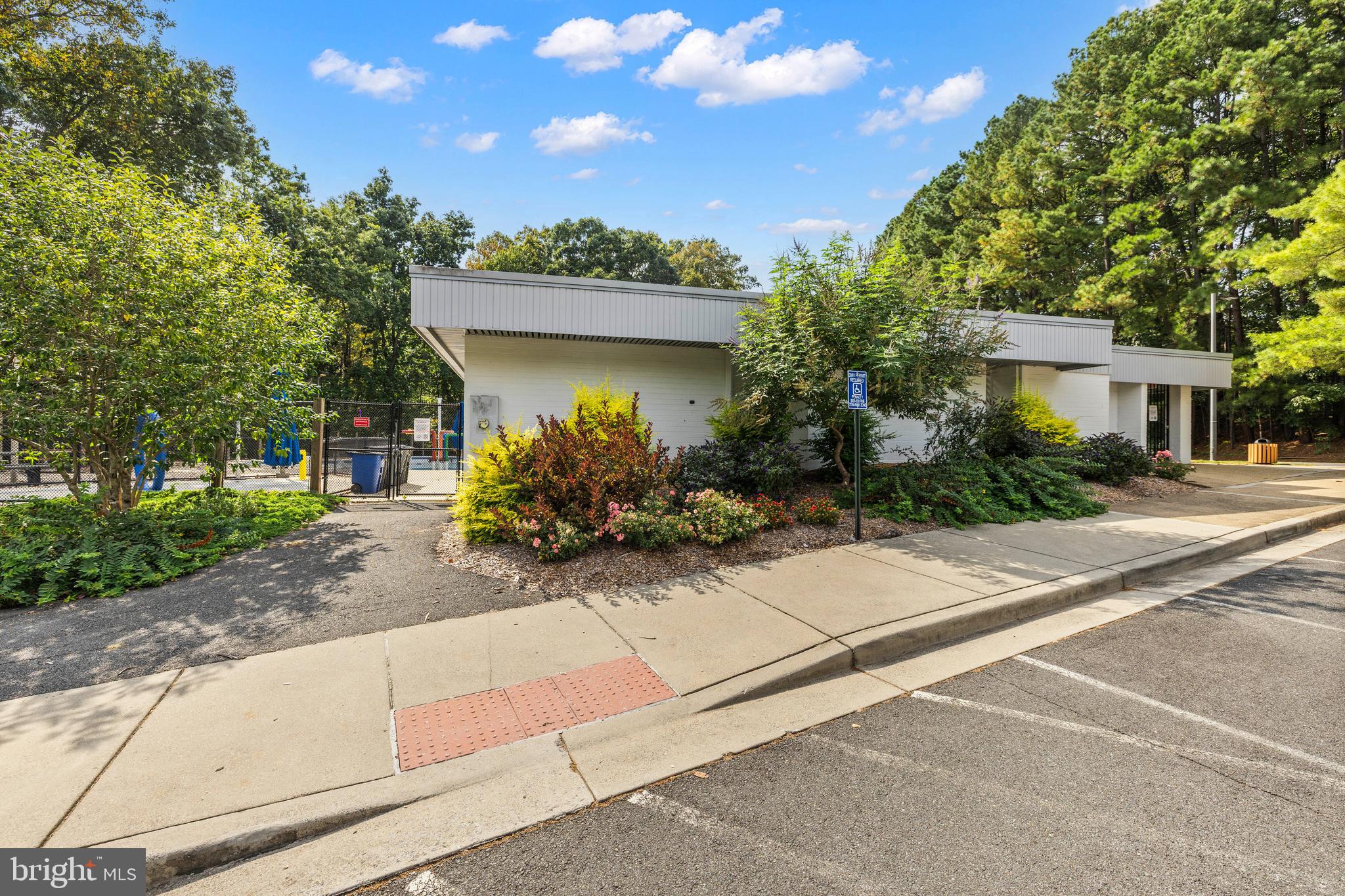 RESTON - Residential