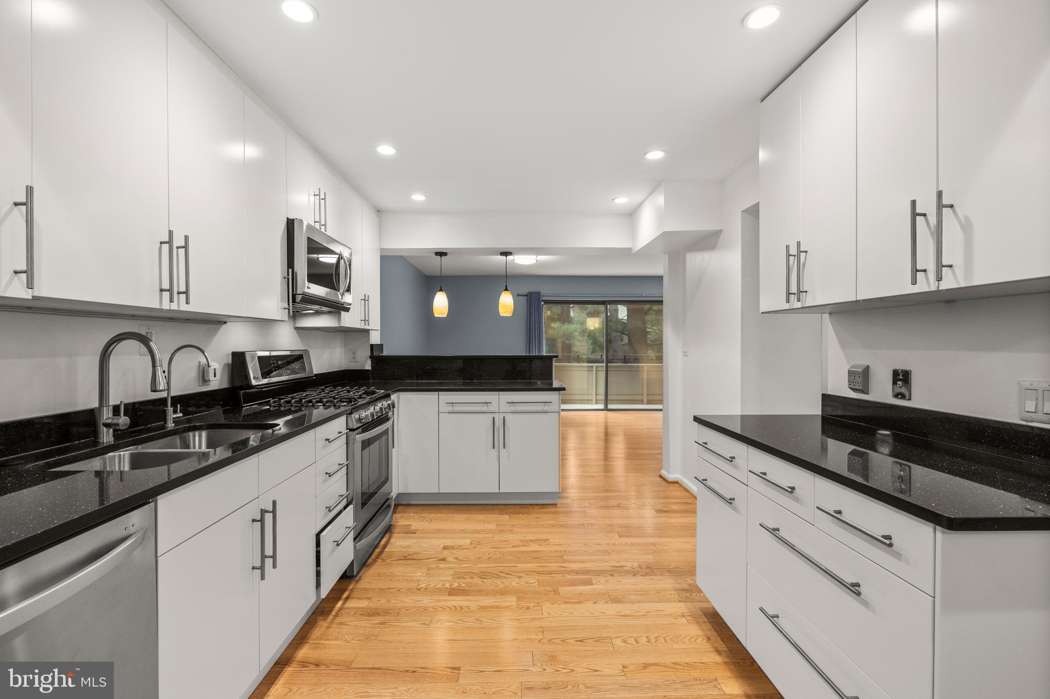 RESTON - Residential