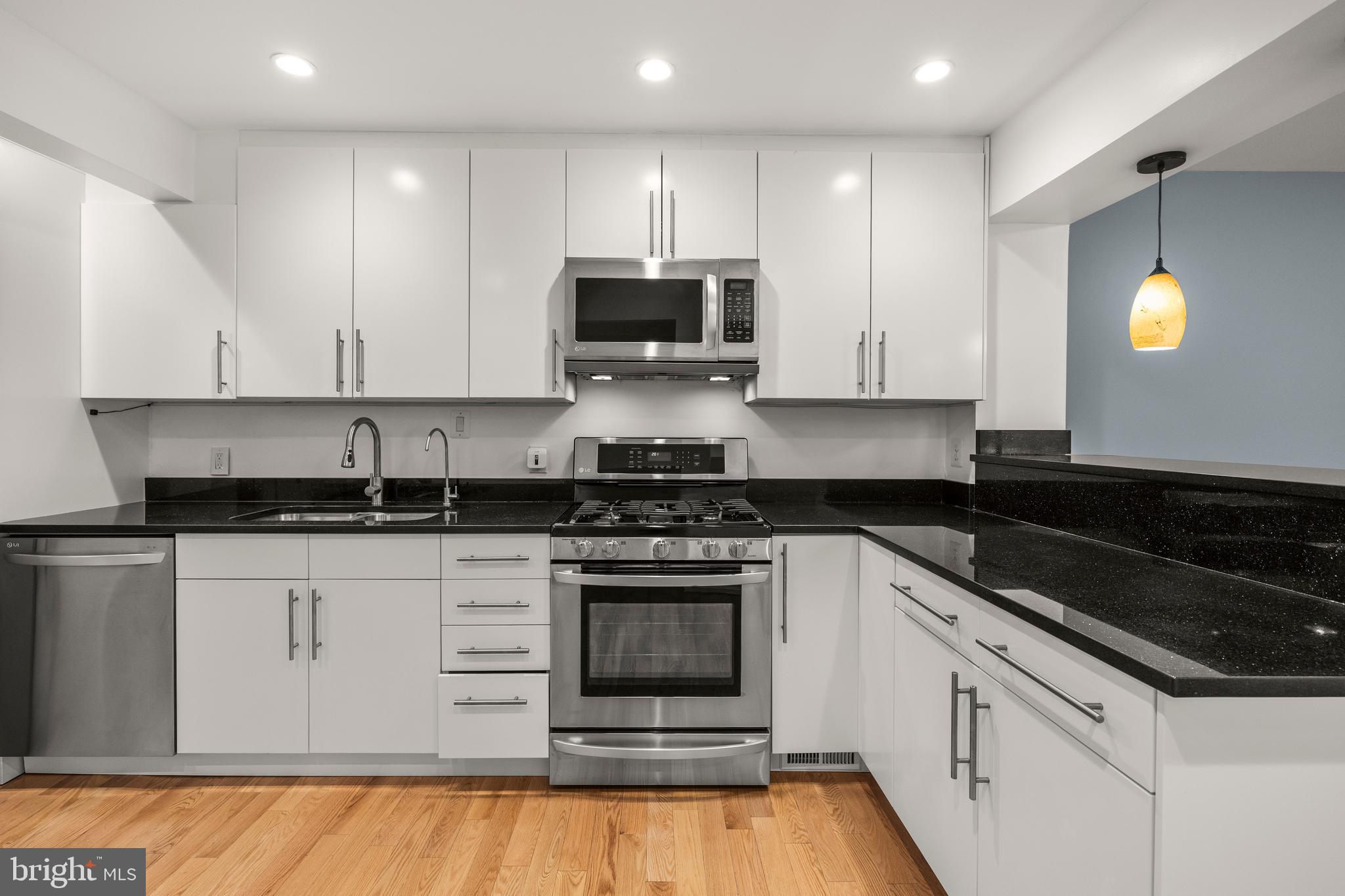 RESTON - Residential