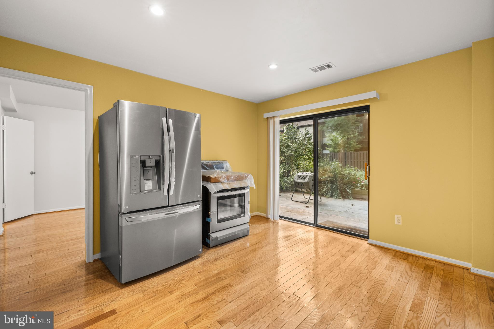 RESTON - Residential