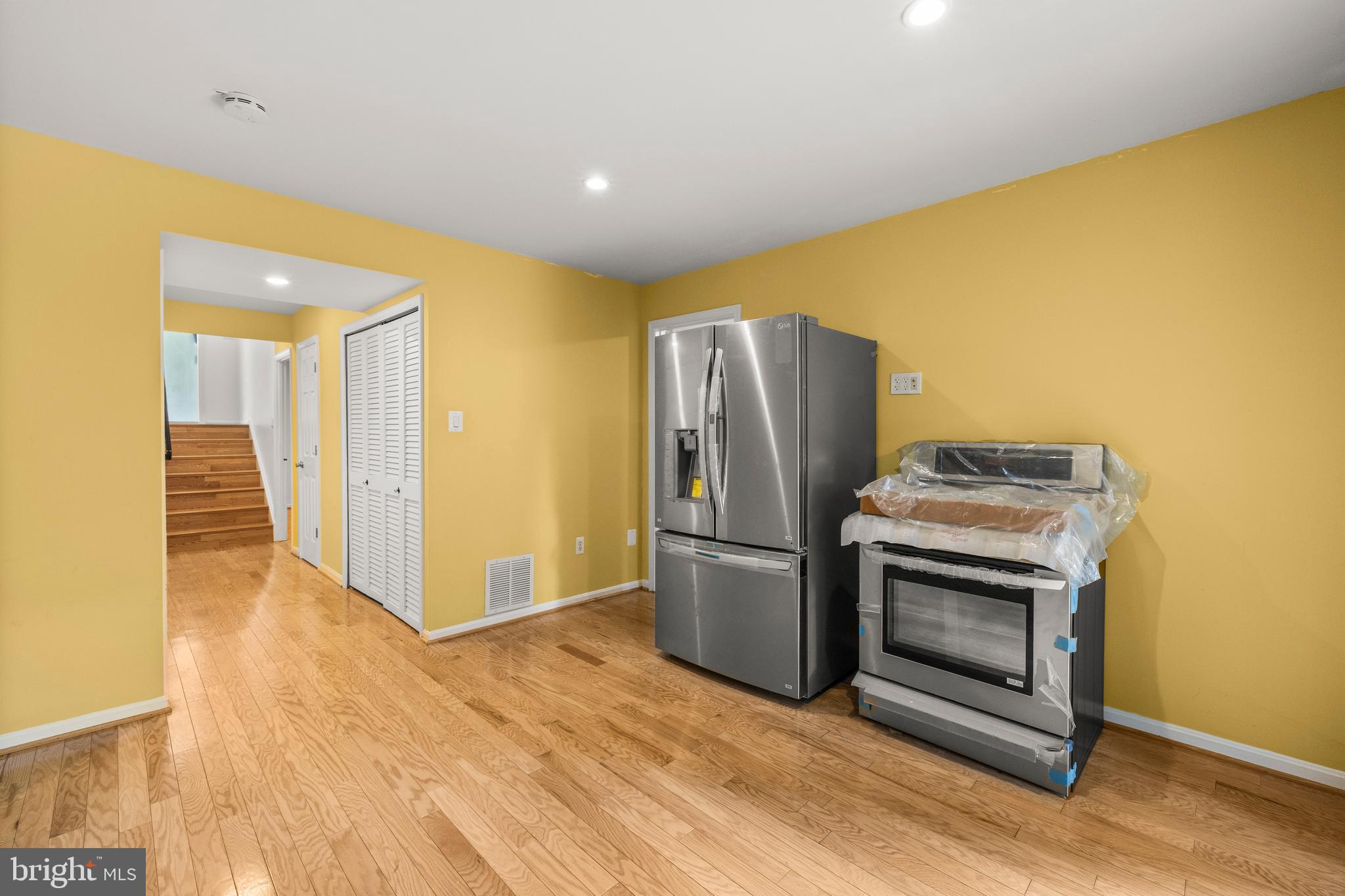 RESTON - Residential