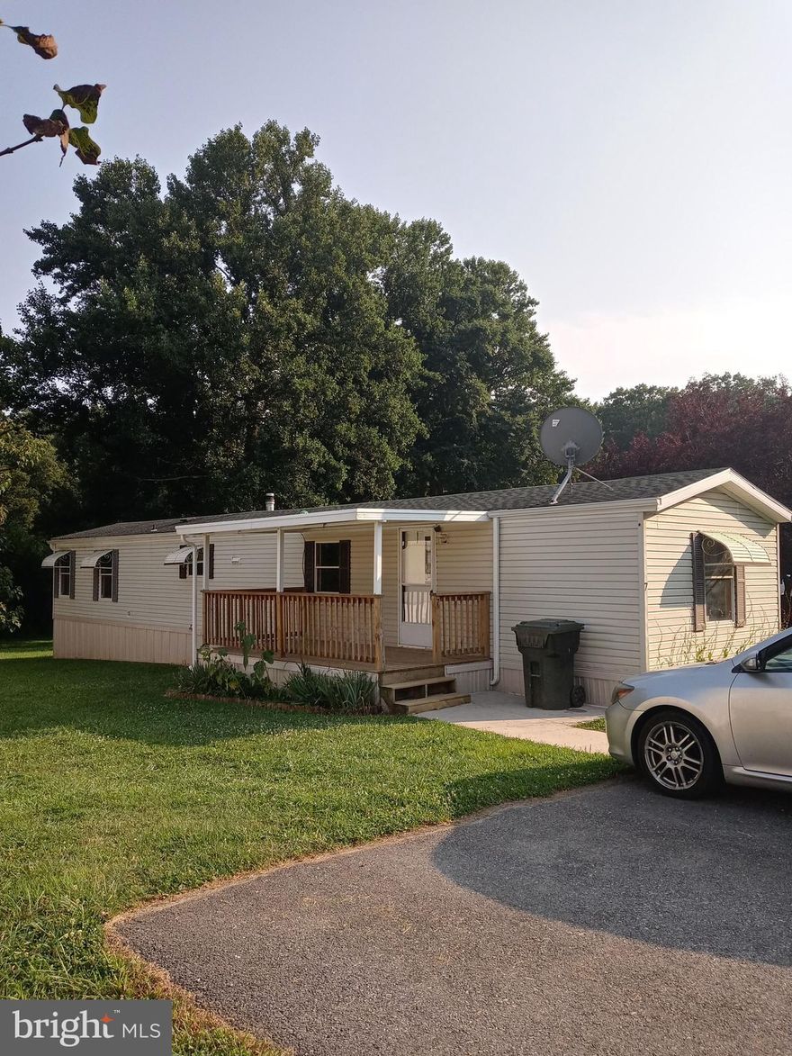 Two bedroom, one bathroom mobile home.
Note: Applicant must fill out an application and be approved PRIOR to viewing the property. The online application can be found on our website. You can apply for this property under the property description.