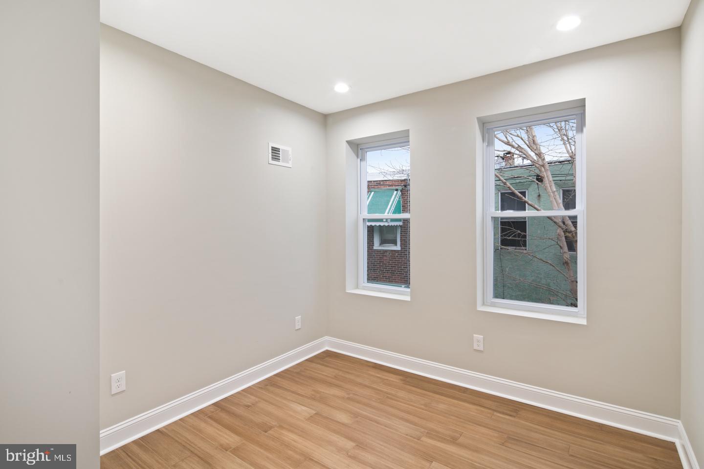 POINT BREEZE - Residential