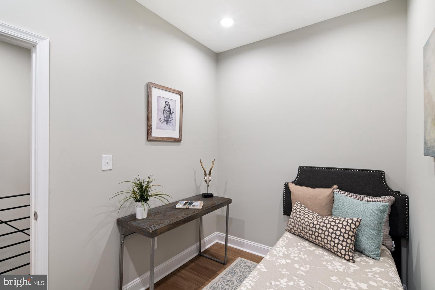 POINT BREEZE - Residential