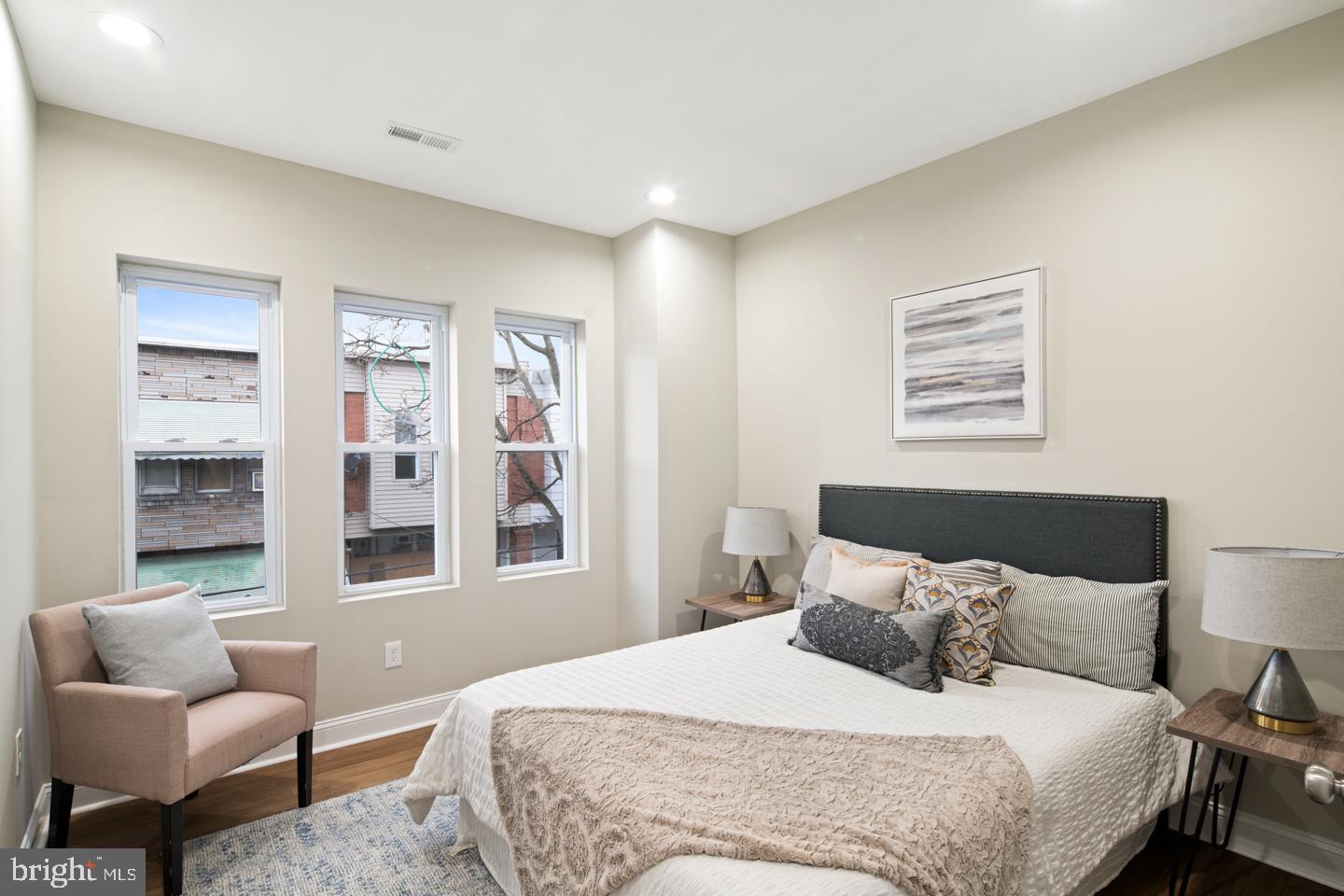 POINT BREEZE - Residential