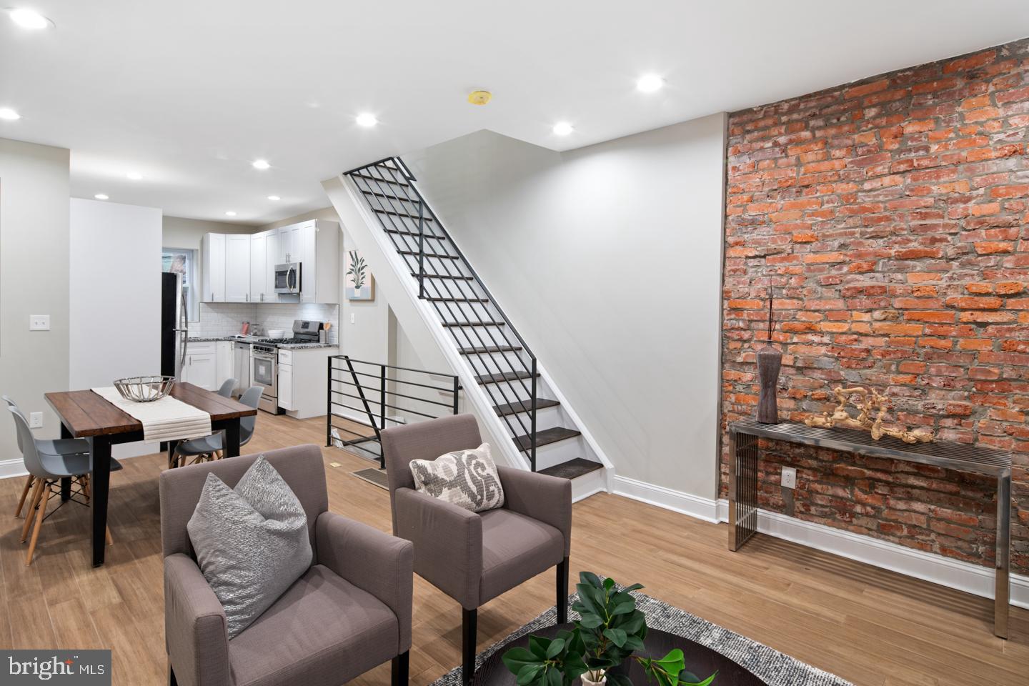 POINT BREEZE - Residential