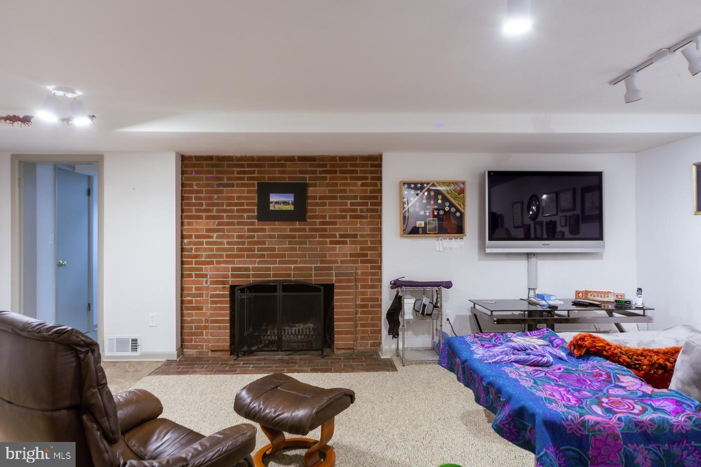 ROLLINGWOOD - Residential