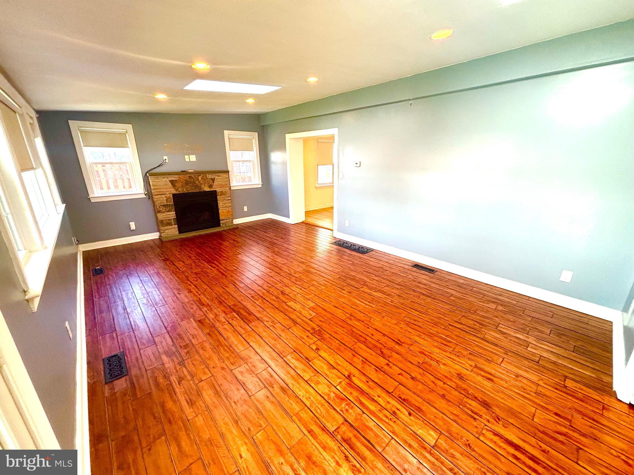 FOX CHASE MANOR - Residential