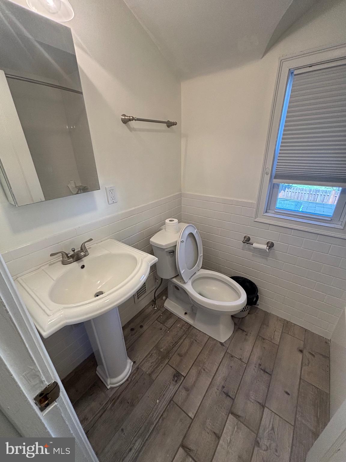 FOX CHASE MANOR - Residential