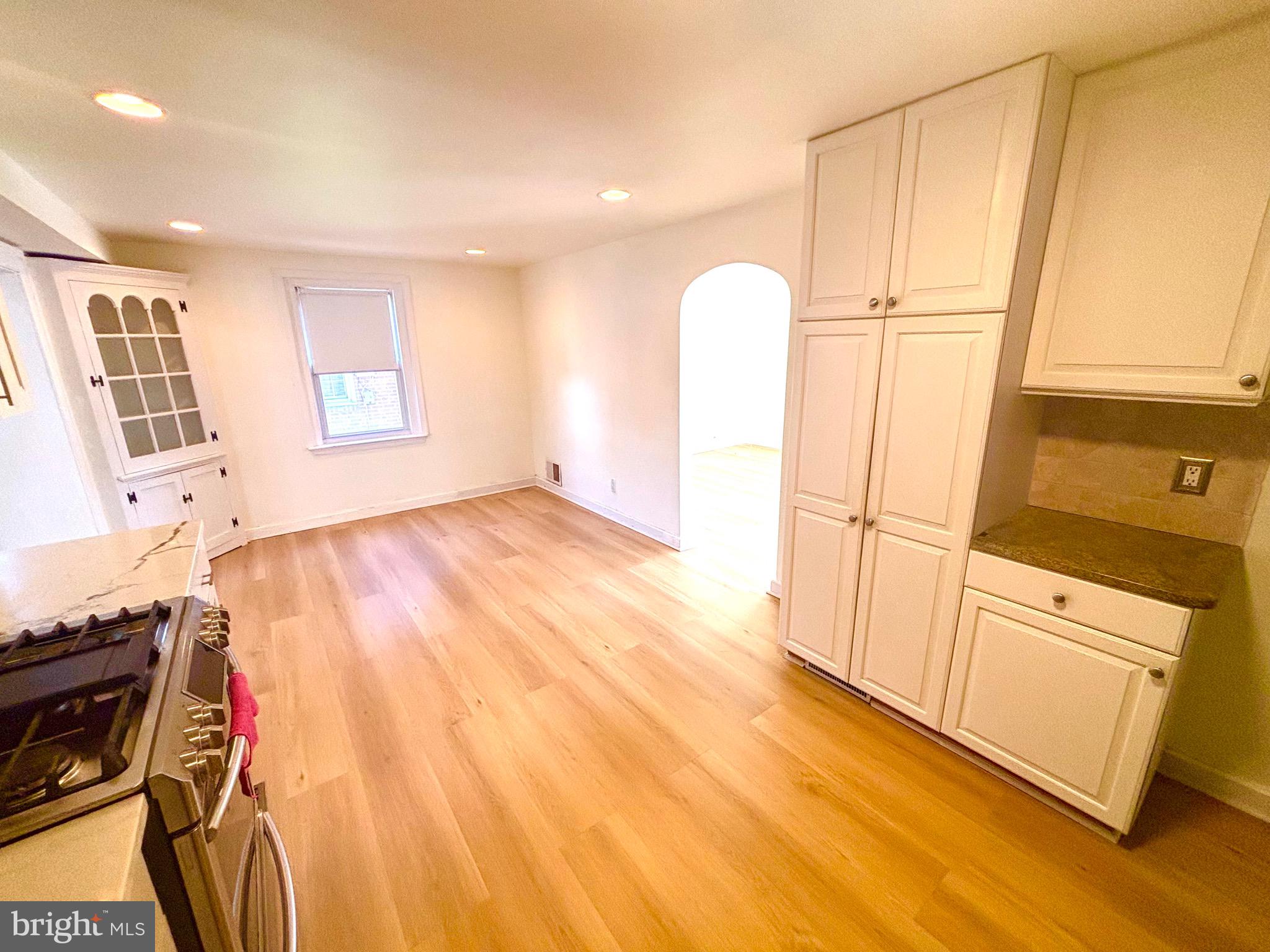 FOX CHASE MANOR - Residential