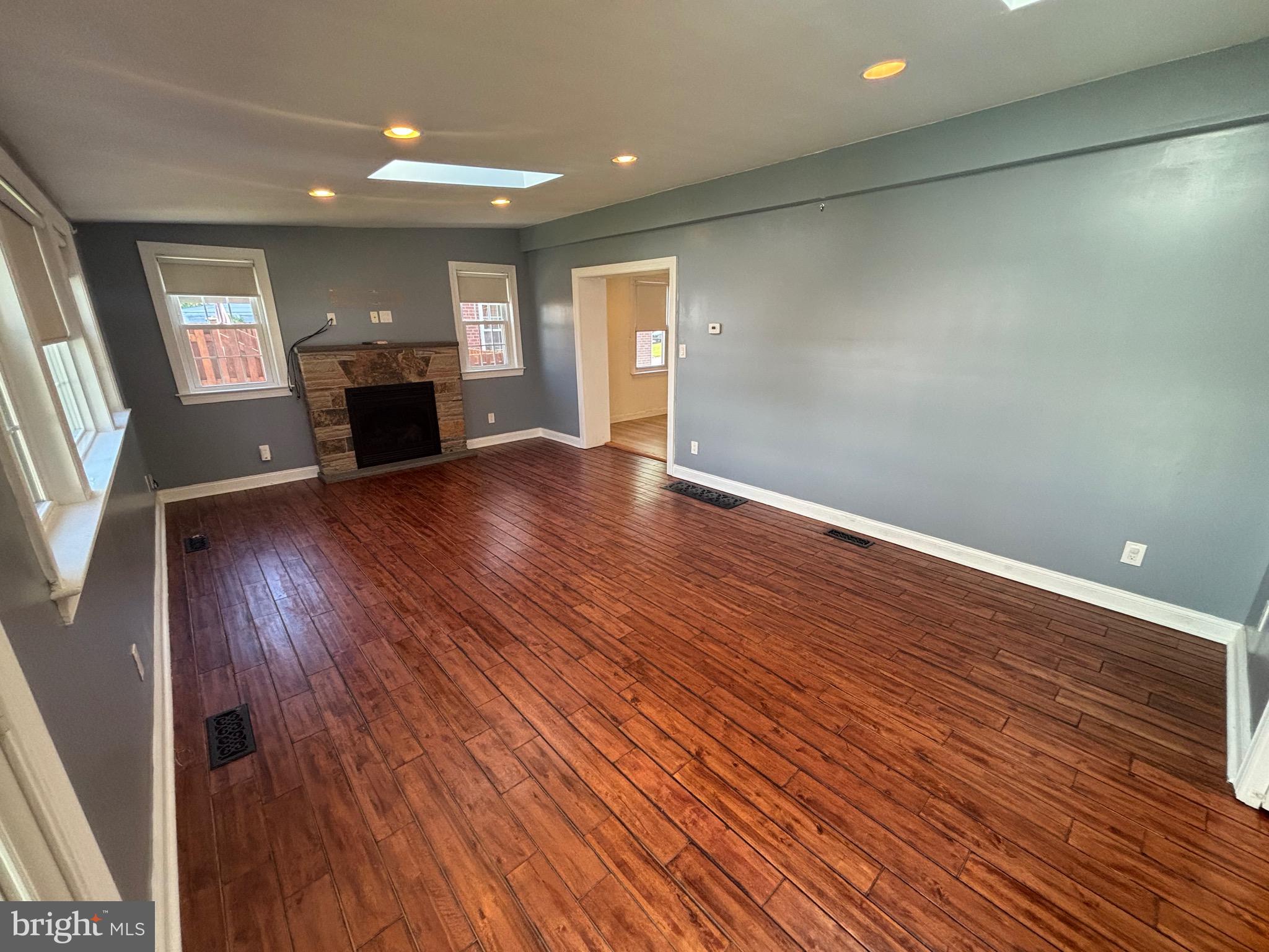 FOX CHASE MANOR - Residential