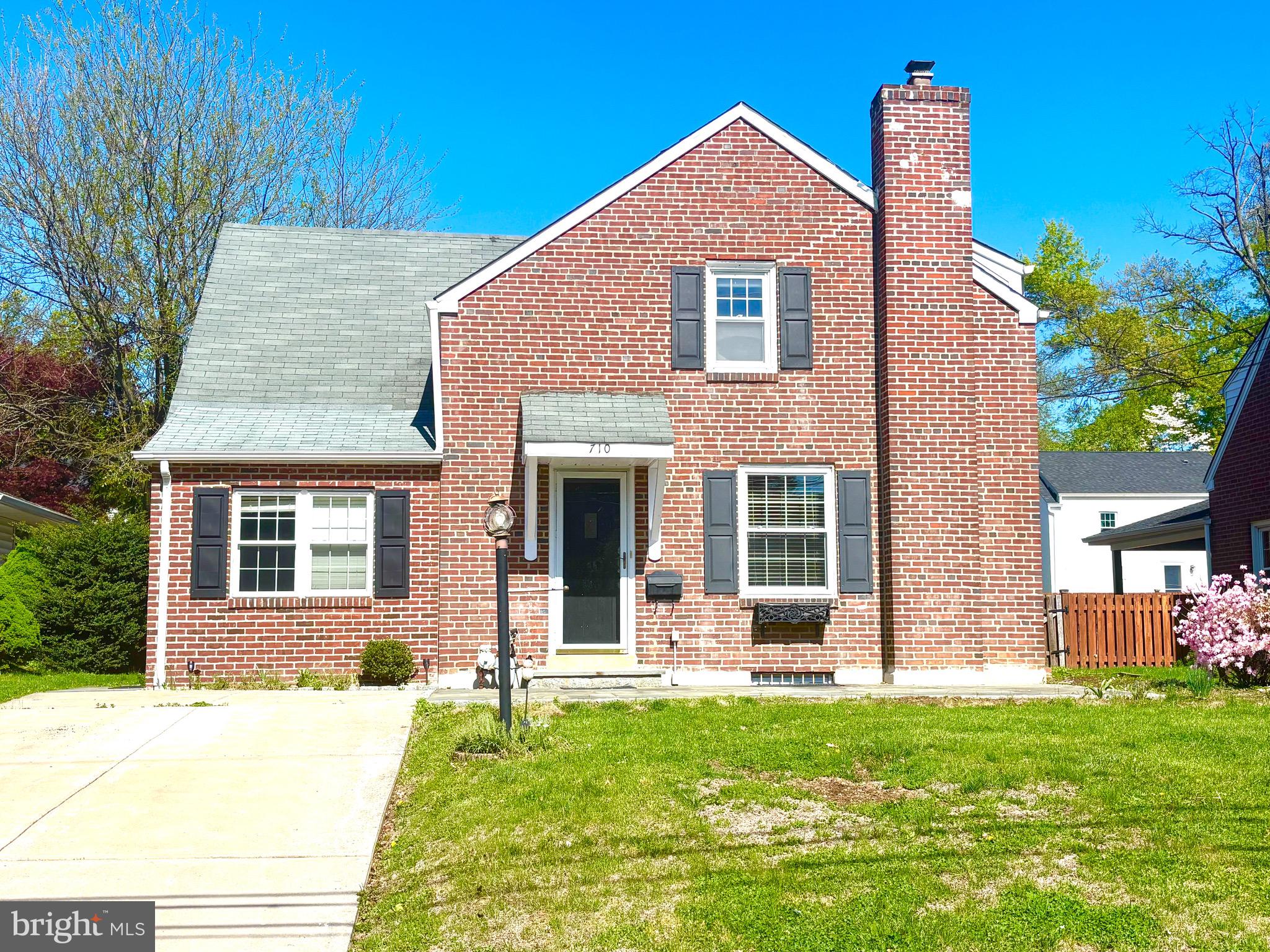 FOX CHASE MANOR - Residential