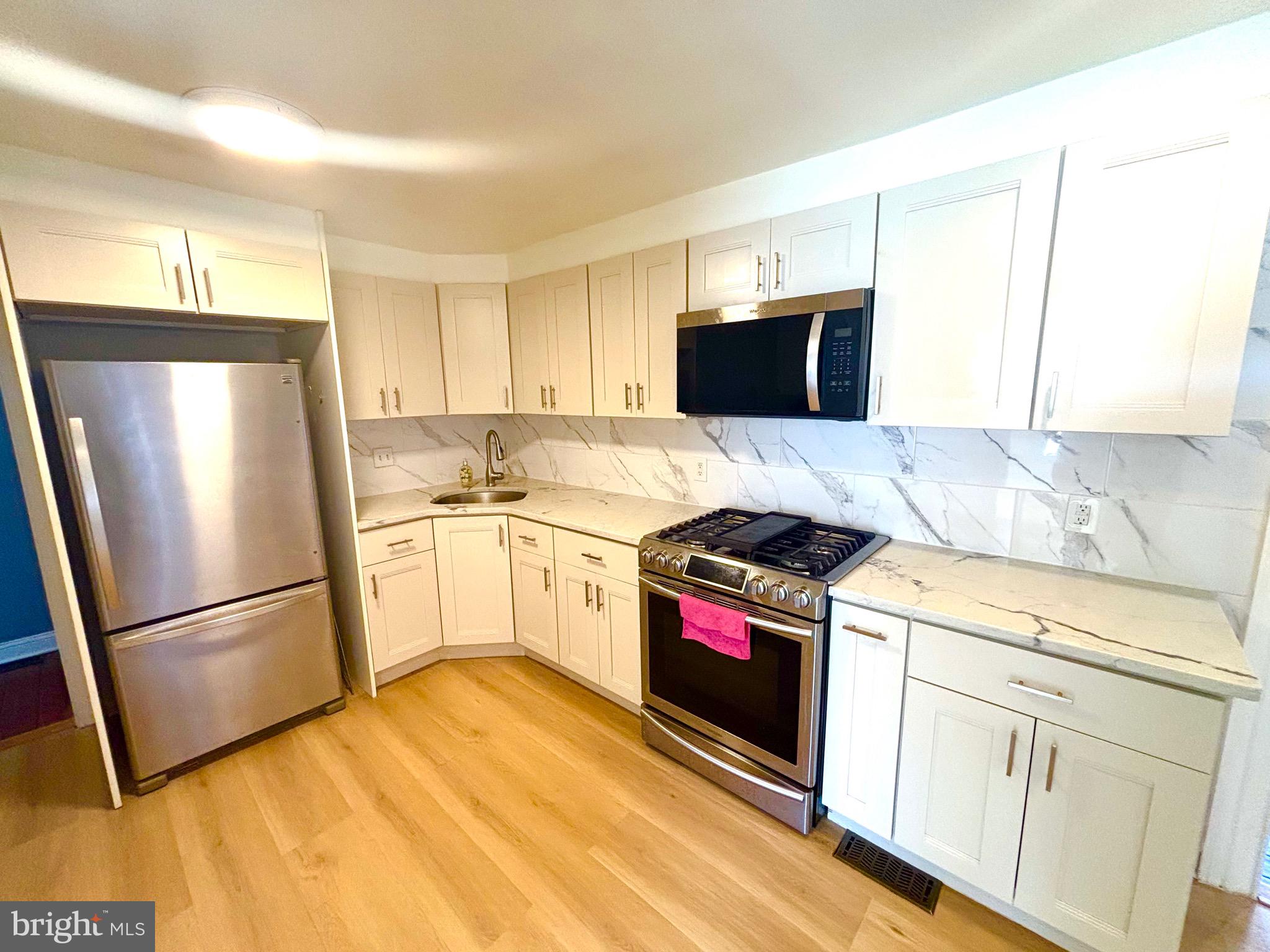 FOX CHASE MANOR - Residential