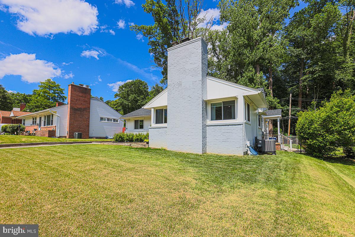 TEN HILLS - Residential