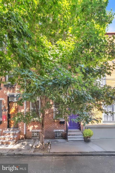 Townhouse For Sale - 764 S Hicks Street<br/> PHILADELPHIA, PA 19146