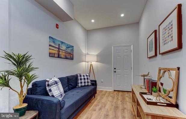 TEMPLE UNIVERSITY - Residential Lease