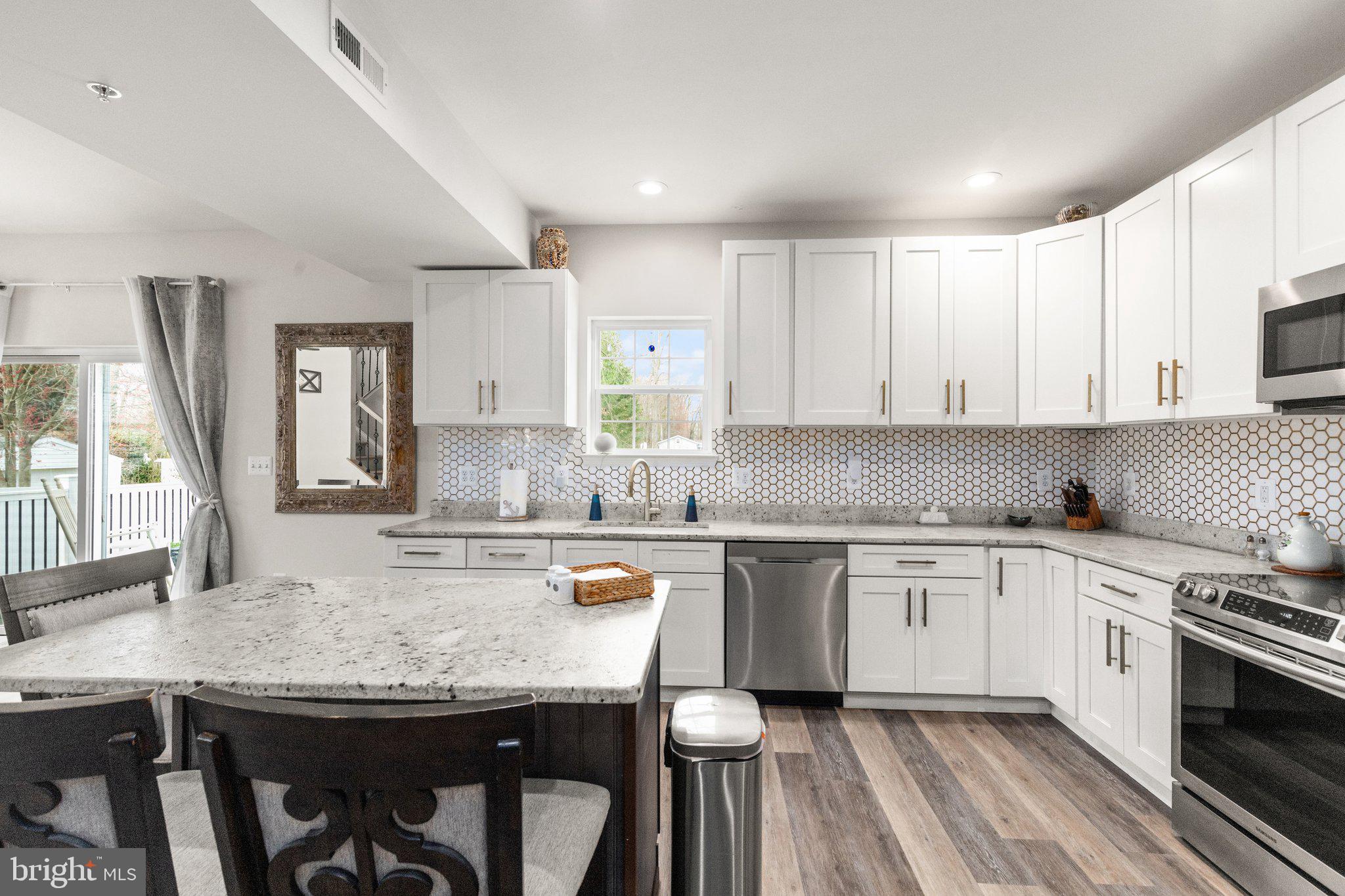 OLIVER BEACH - Residential