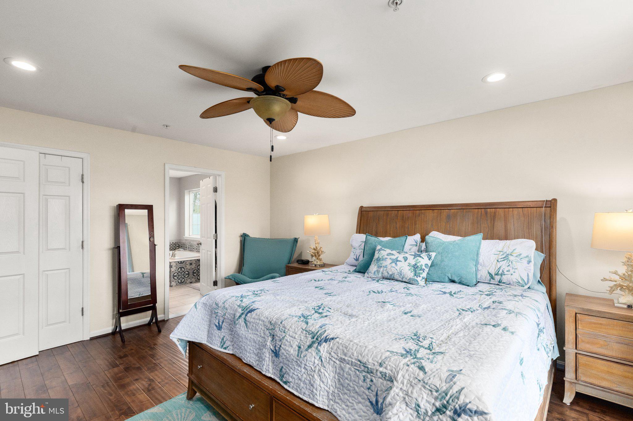 OLIVER BEACH - Residential