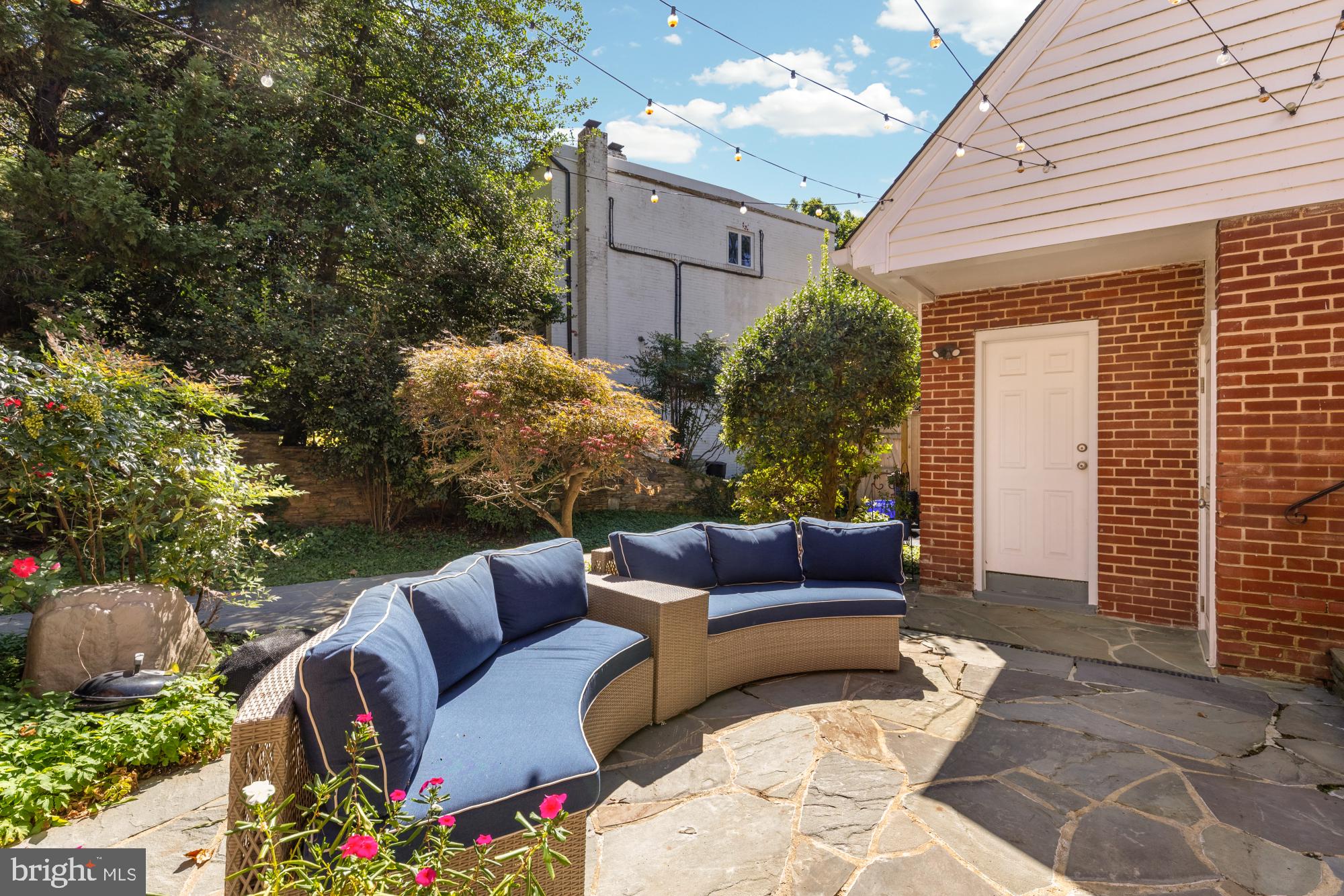 KENSINGTON - Residential Lease