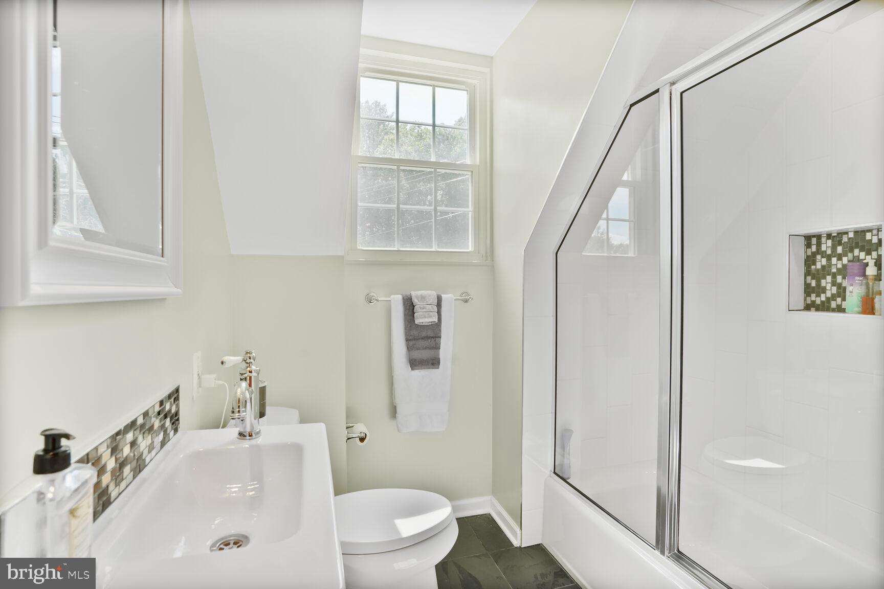 KENSINGTON - Residential Lease