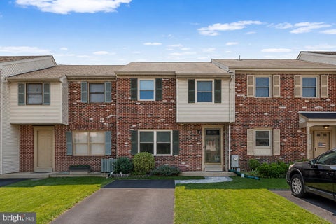 Townhouse For Sale - 270 Sulky Way<br/> Delaware County, CHADDS FORD, PA 19317
