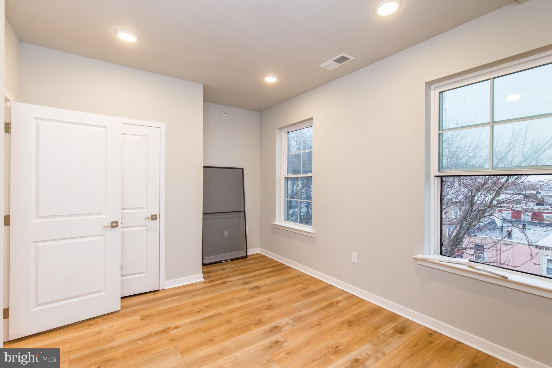 KENSINGTON - Residential Lease