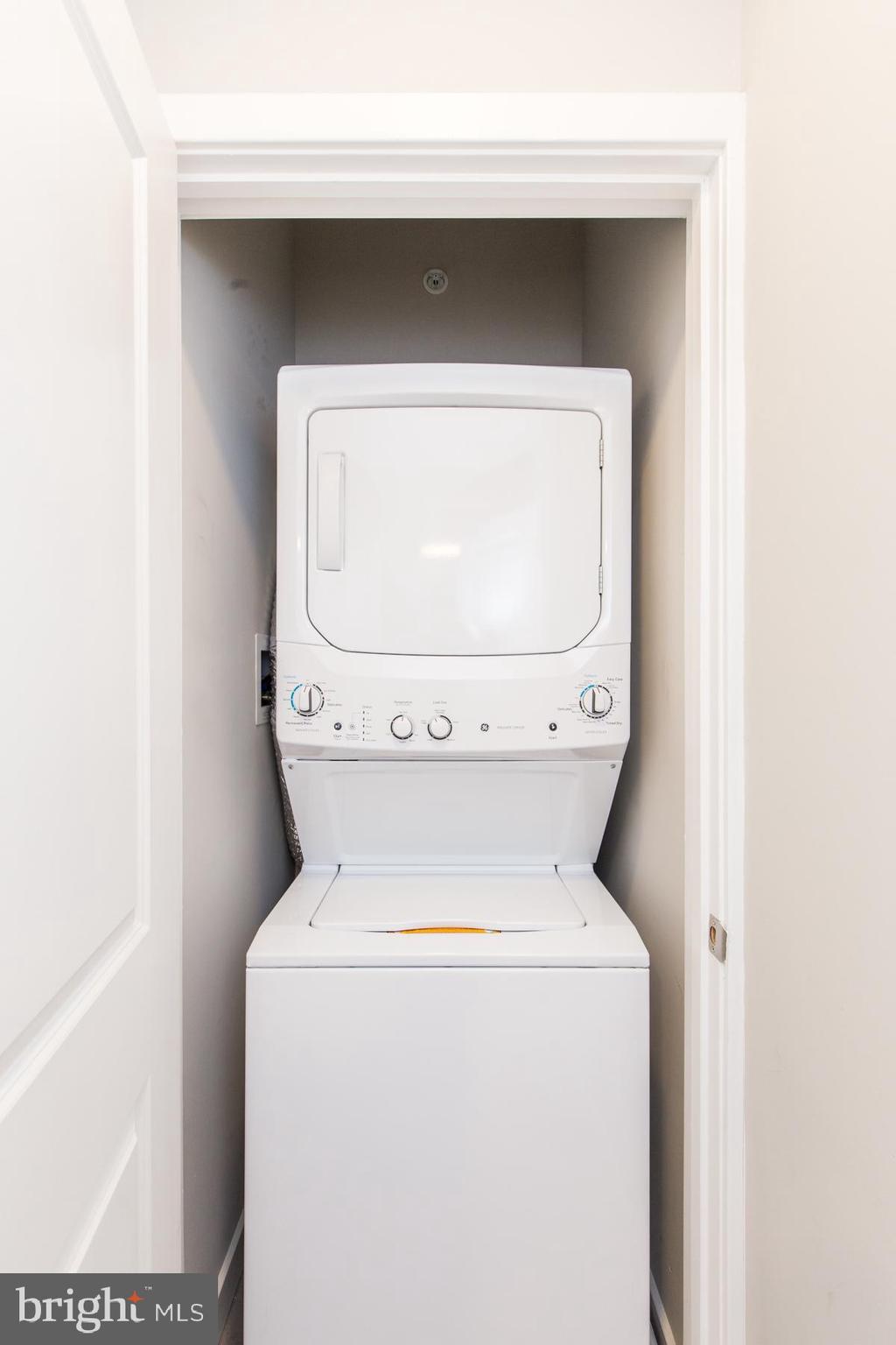 KENSINGTON - Residential Lease