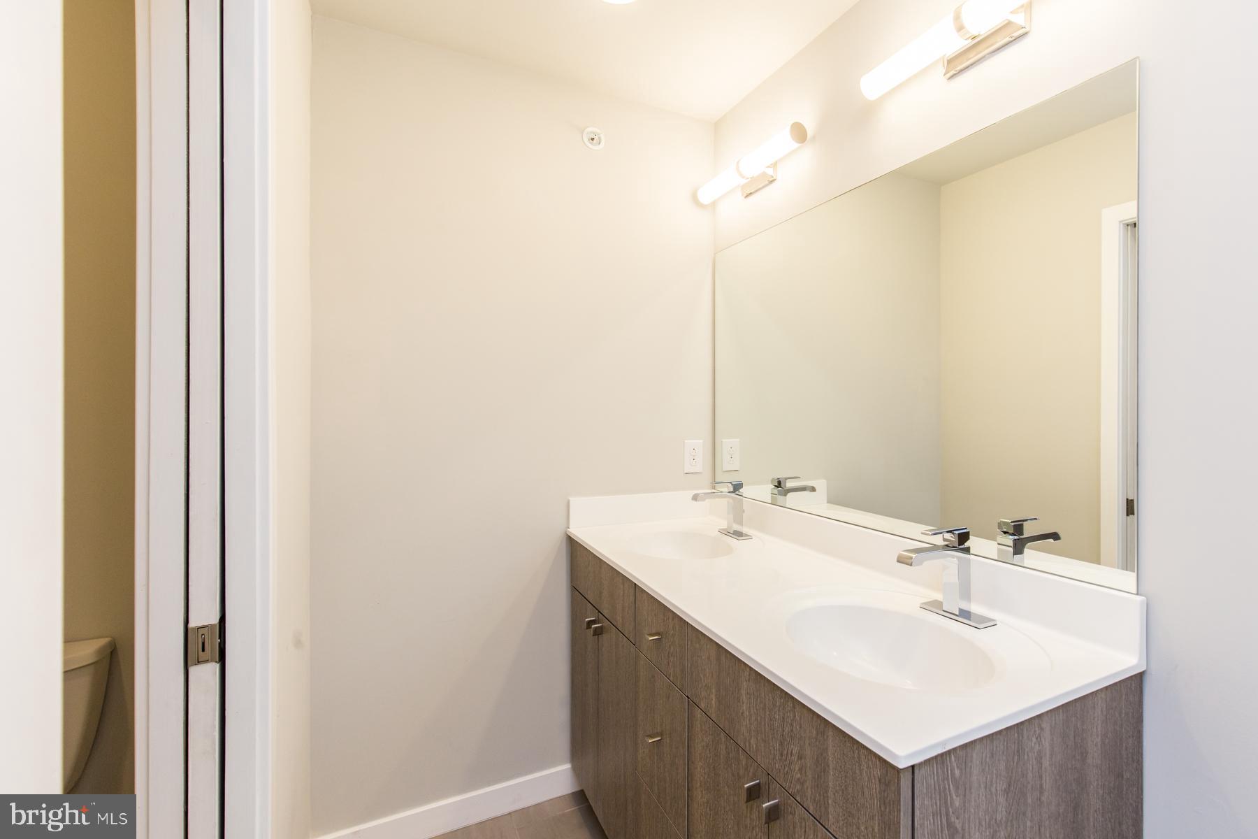 KENSINGTON - Residential Lease