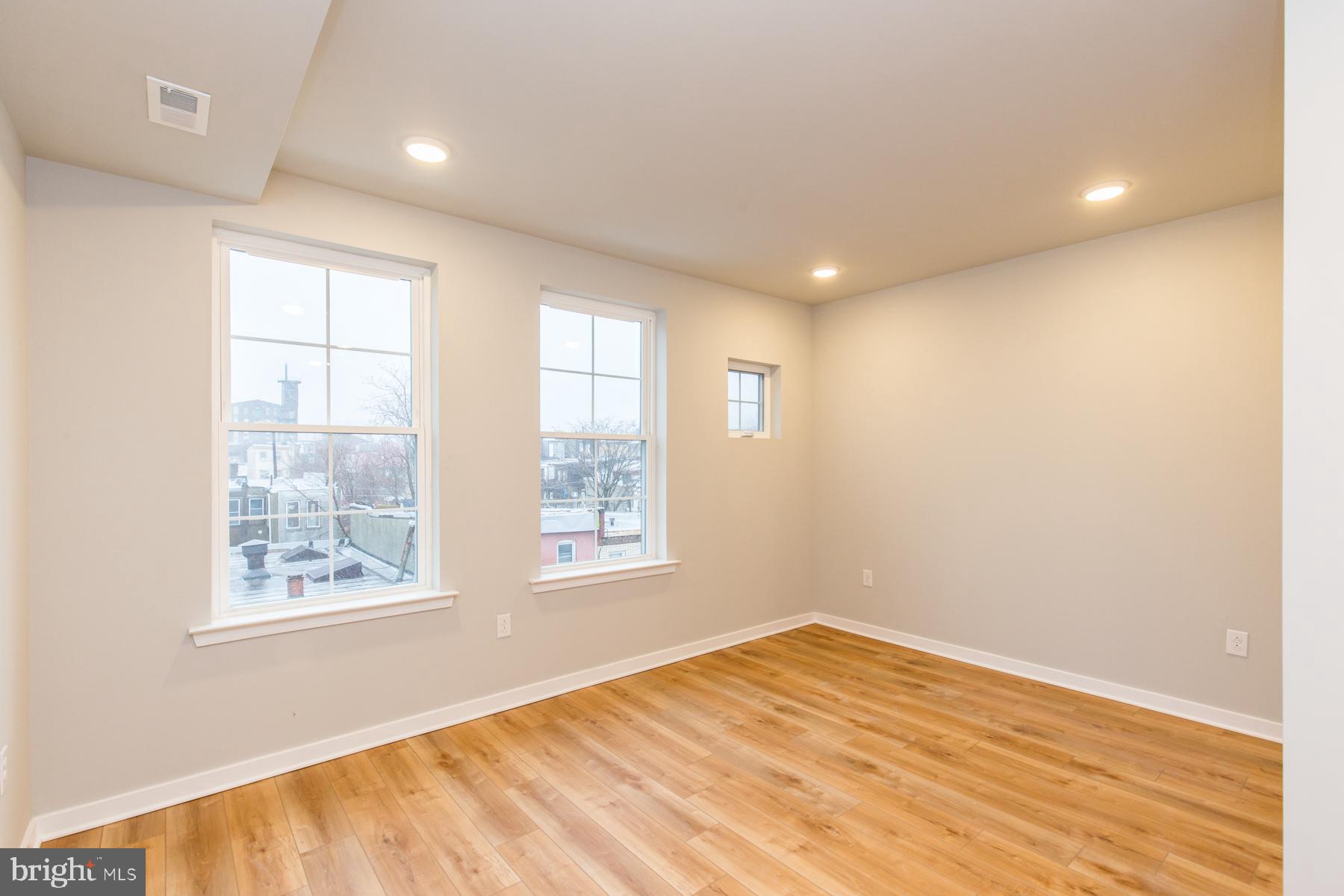 KENSINGTON - Residential Lease